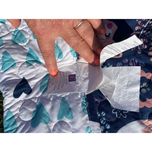 Queen Quilted Blanket Set W/ Fox & Heart Print Reversible Includes 2 Pillow Sham - Picture 4 of 5